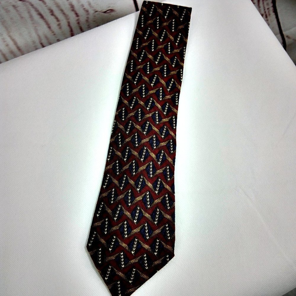 Ermenegildo Zegna Men's Luxury Dark Red Geometric Italian Silk Tie 3.75"…